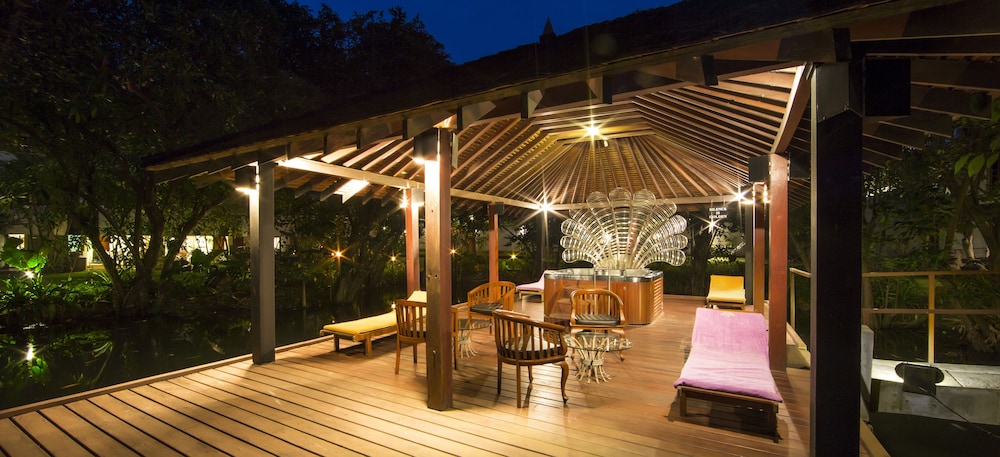 Tangerine Beach Hotel — Spa in Wadduwa