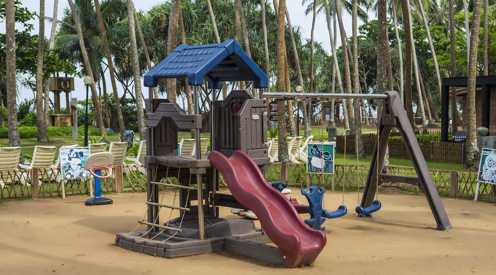 Tangerine Beach Hotel — Attractions for children in Wadduwa