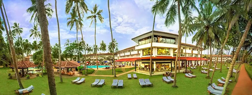 Tangerine Beach Hotel — Hotel building in Wadduwa