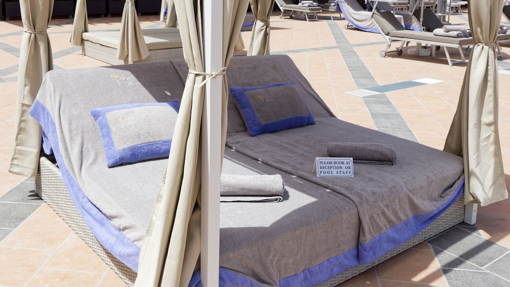 Idyll Suites - Adults Only — Swimming pool in Puerto Rico, Canary Islands