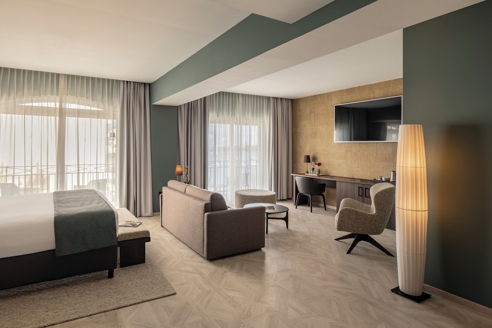 Waterfront — Hotel rooms in Sliema, Malta Island