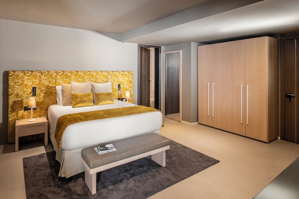 Waterfront — Hotel rooms in Sliema, Malta Island