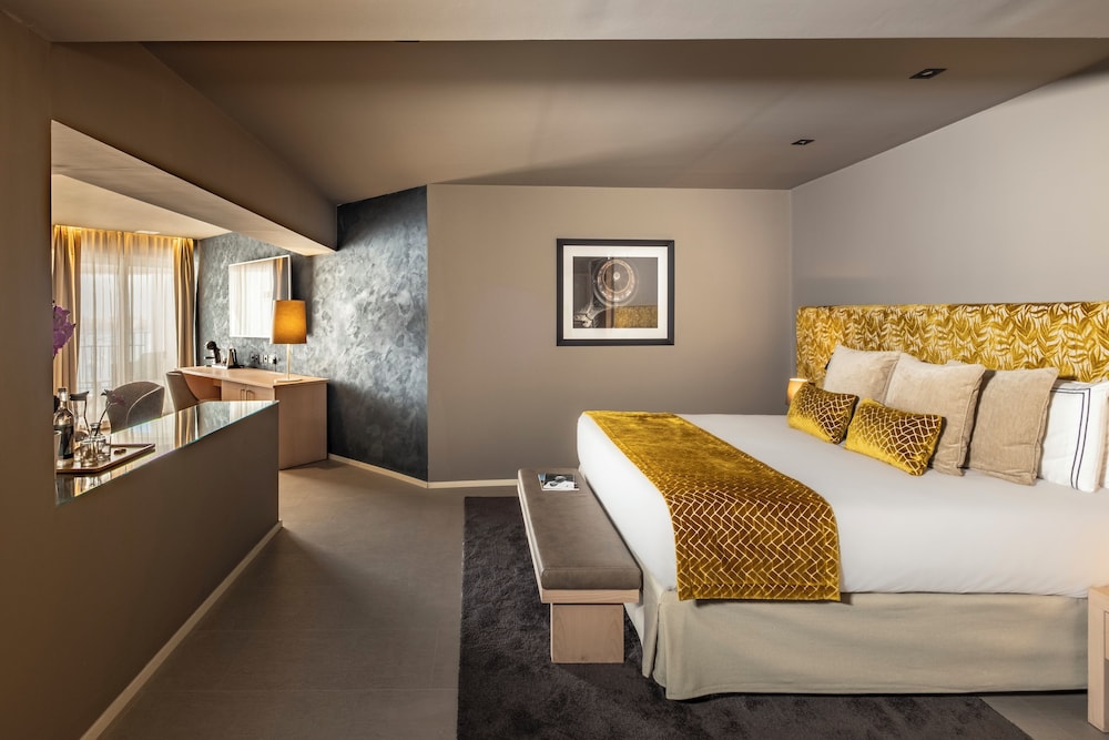 Waterfront — Hotel rooms in Sliema, Malta Island