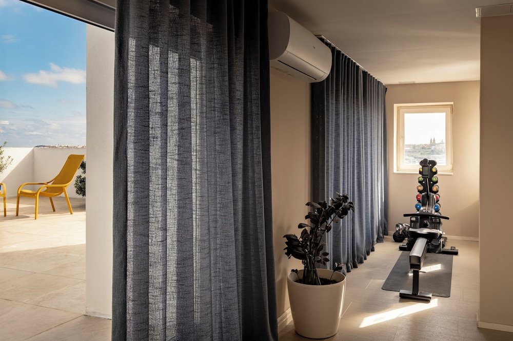 Waterfront — Hotel rooms in Sliema, Malta Island