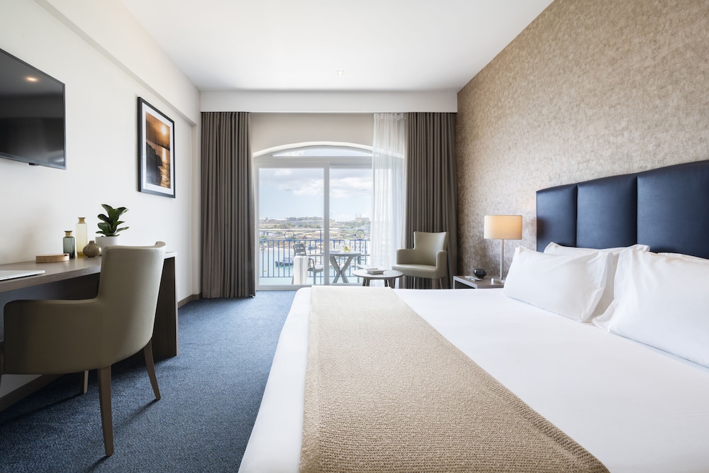 Waterfront — Hotel rooms in Sliema, Malta Island