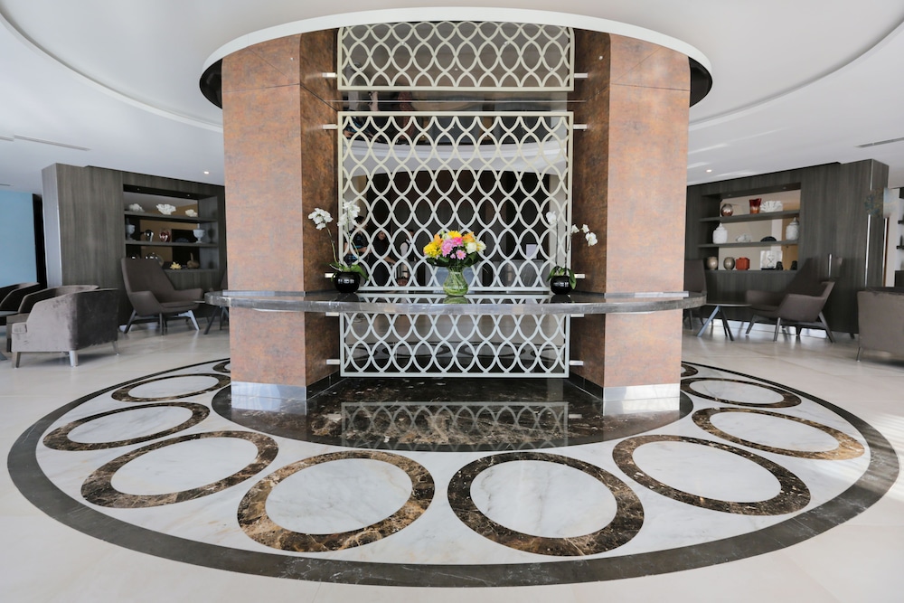 Waterfront — Hotel building in Sliema, Malta Island