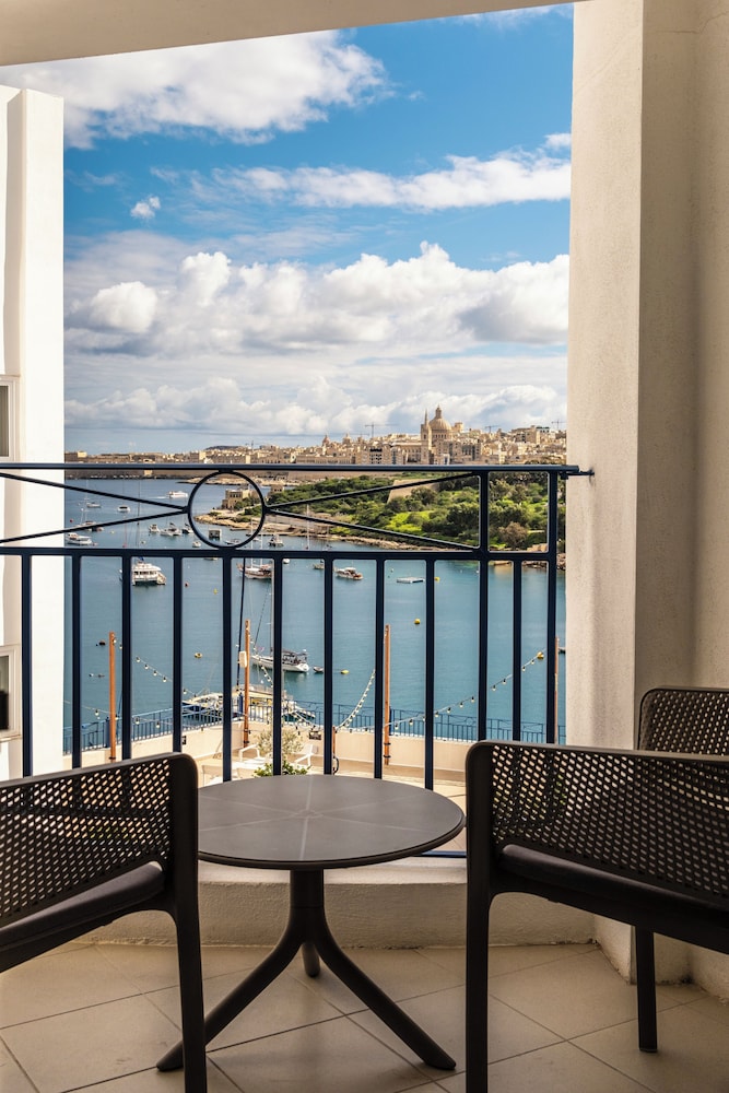 Waterfront — Hotel rooms in Sliema, Malta Island