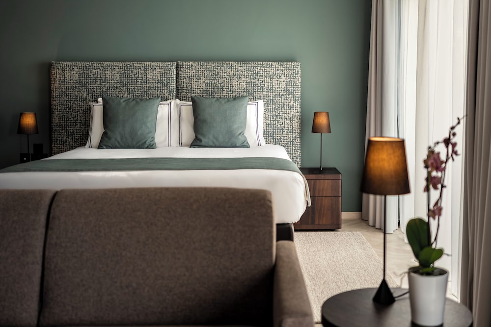 Waterfront — Hotel rooms in Sliema, Malta Island
