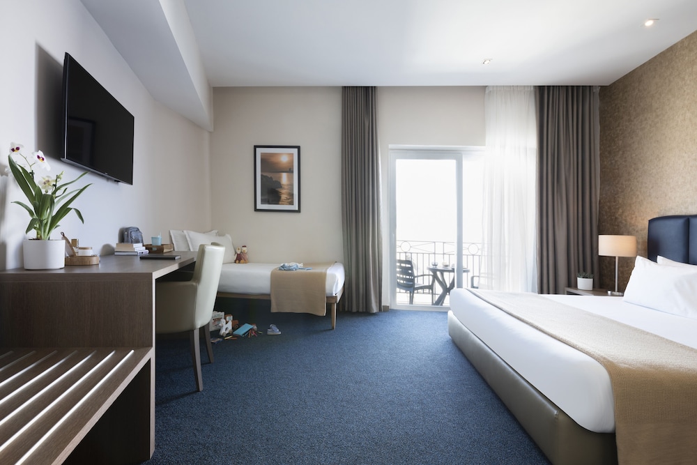 Waterfront — Hotel rooms in Sliema, Malta Island