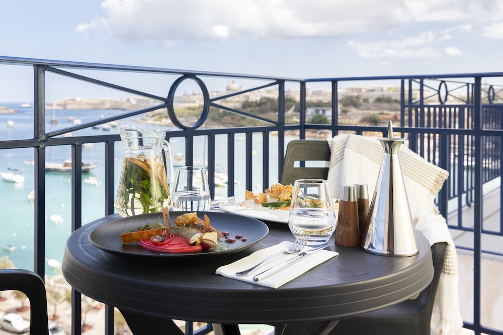 Waterfront — Restaurant & bars in Sliema, Malta Island