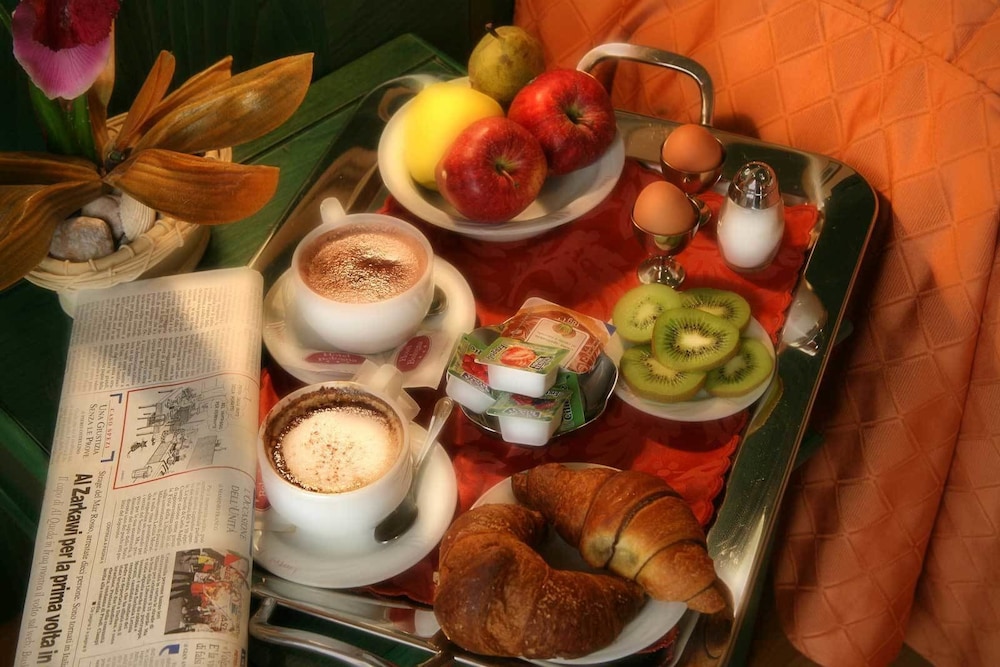 Hotel Bologna — Hotel rooms in Pisa, Tuscany