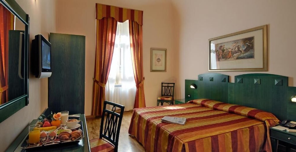 Hotel Bologna — Hotel rooms in Pisa, Tuscany