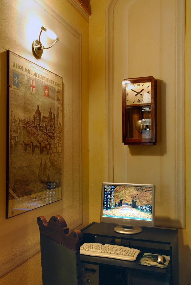 Hotel Bologna — Hotel rooms in Pisa, Tuscany