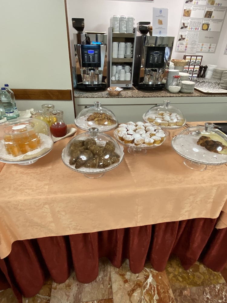 Grand Hotel Duomo — Restaurant & bars in Pisa, Tuscany
