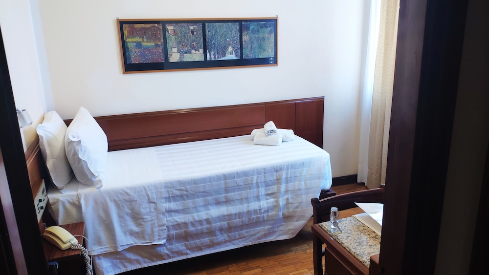 Grand Hotel Duomo — Hotel rooms in Pisa, Tuscany