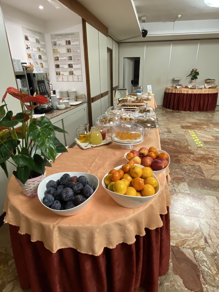 Grand Hotel Duomo — Restaurant & bars in Pisa, Tuscany