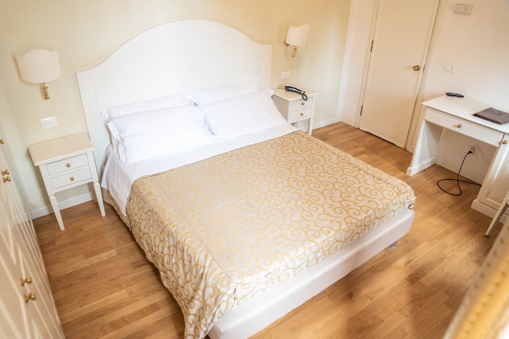 Grand Hotel Duomo — Hotel rooms in Pisa, Tuscany