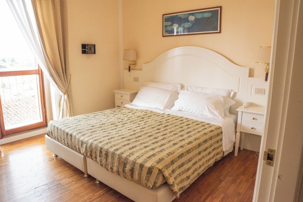 Grand Hotel Duomo — Hotel rooms in Pisa, Tuscany