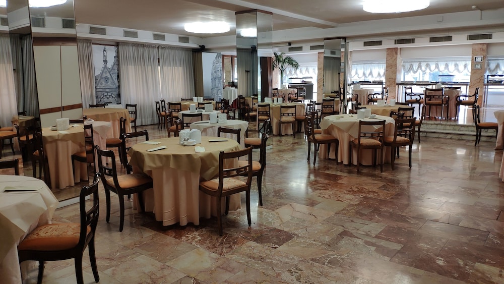 Grand Hotel Duomo — Restaurant & bars in Pisa, Tuscany