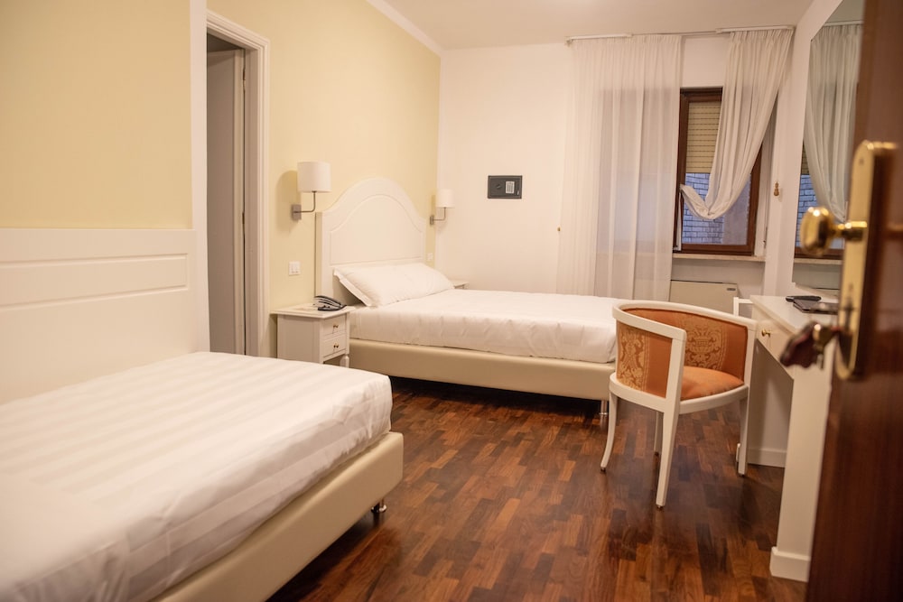 Grand Hotel Duomo — Hotel rooms in Pisa, Tuscany