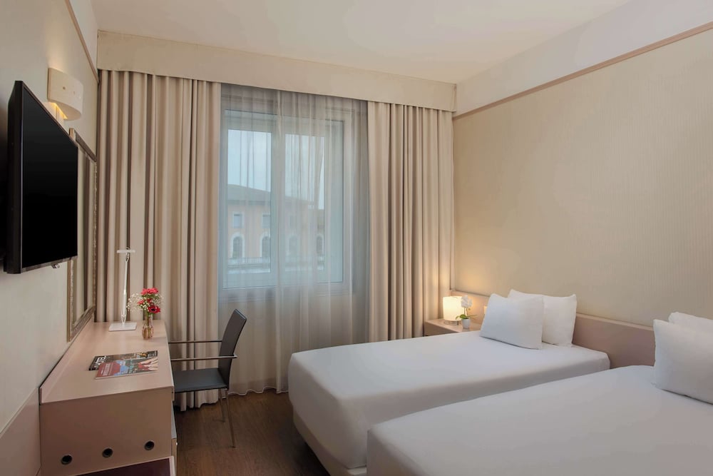 NH Pisa — Hotel rooms in Pisa, Tuscany