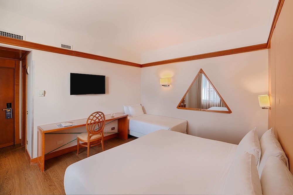 NH Pisa — Hotel rooms in Pisa, Tuscany