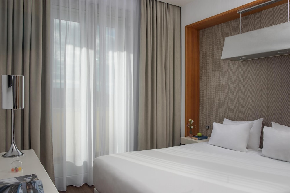 NH Pisa — Hotel rooms in Pisa, Tuscany