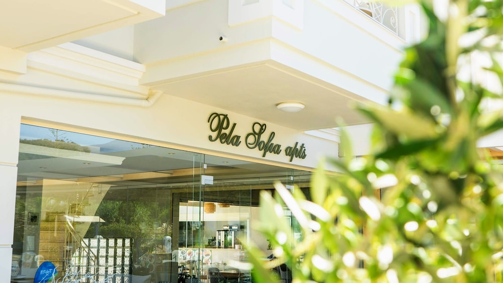 Pela Sofia — Hotel building in Stalida