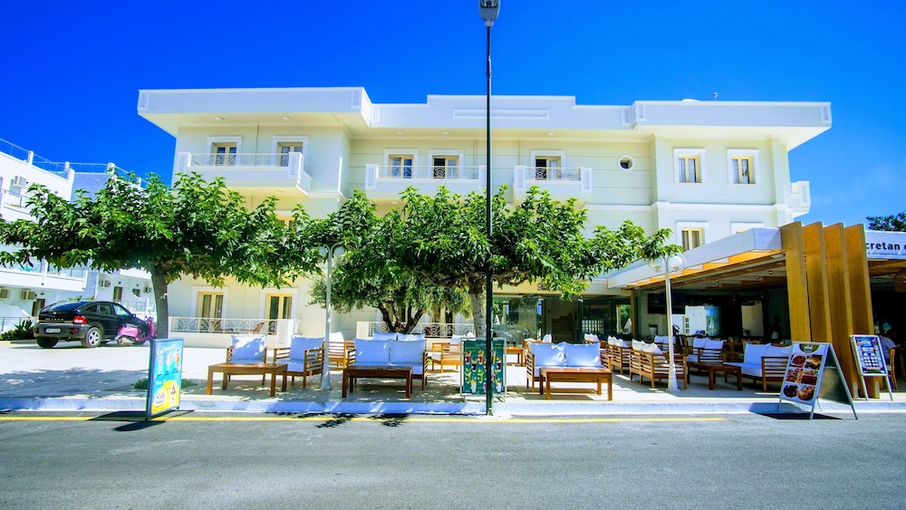 Pela Sofia — Hotel building in Stalida