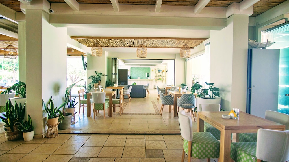 Pela Sofia — Restaurant & bars in Stalida