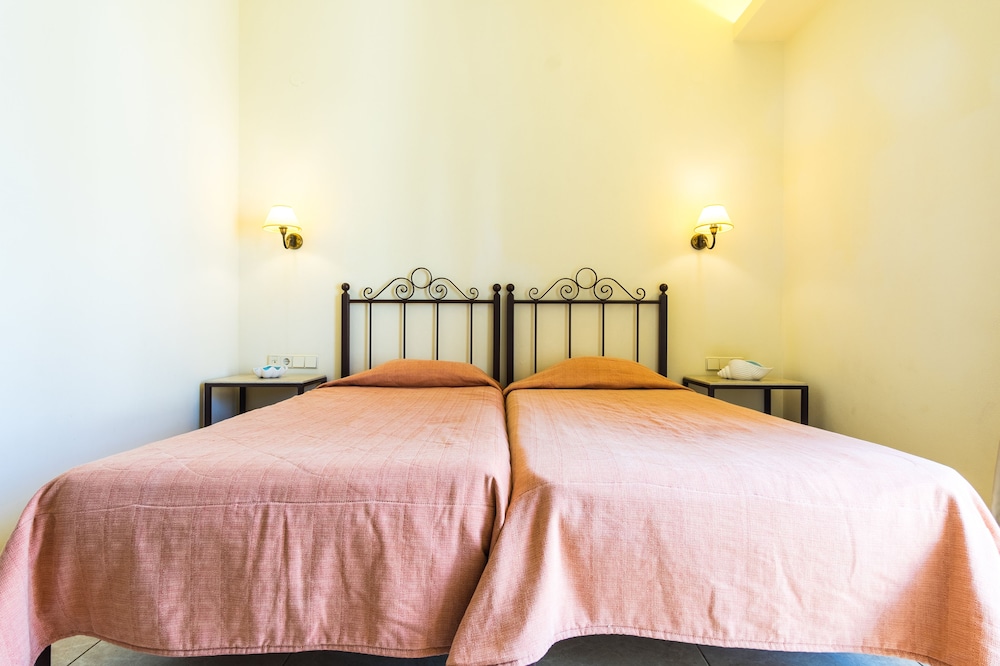 Pela Sofia — Hotel rooms in Stalida