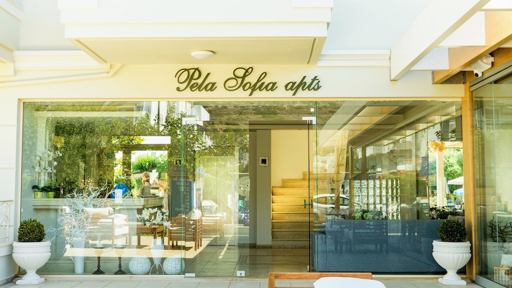 Pela Sofia — Hotel building in Stalida