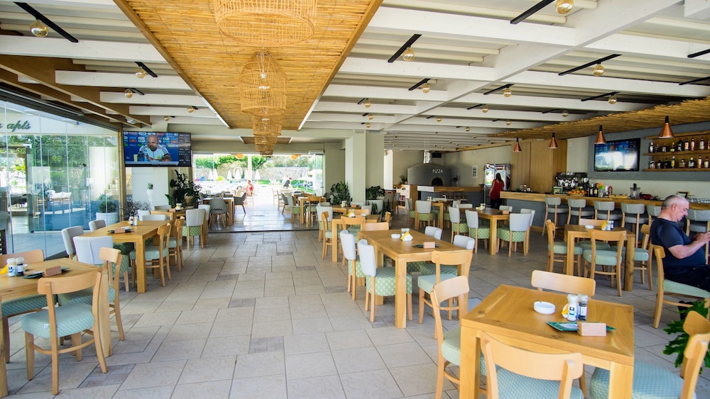Pela Sofia — Restaurant & bars in Stalida