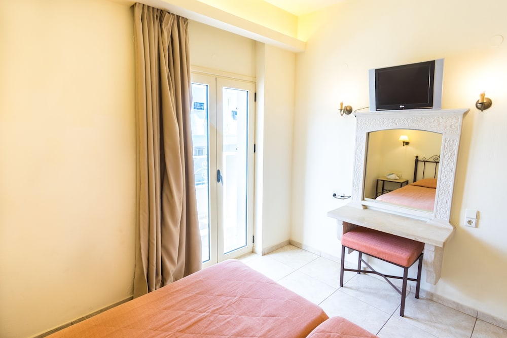 Pela Sofia — Hotel rooms in Stalida
