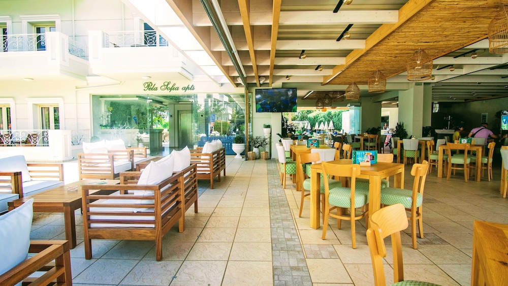 Pela Sofia — Restaurant & bars in Stalida