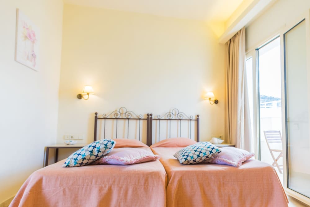 Pela Sofia — Hotel rooms in Stalida
