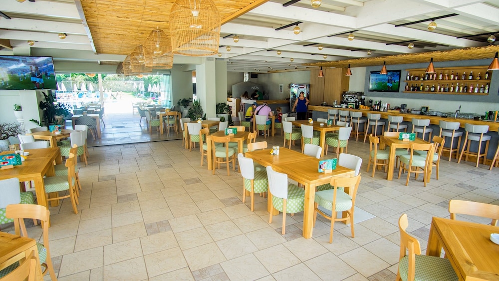 Pela Sofia — Restaurant & bars in Stalida