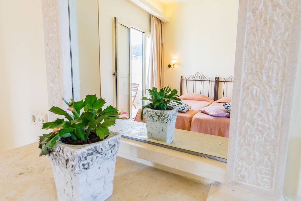 Pela Sofia — Hotel rooms in Stalida