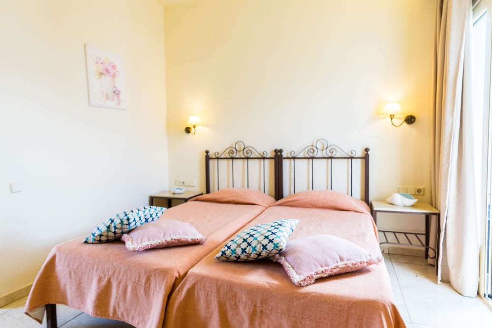 Pela Sofia — Hotel rooms in Stalida