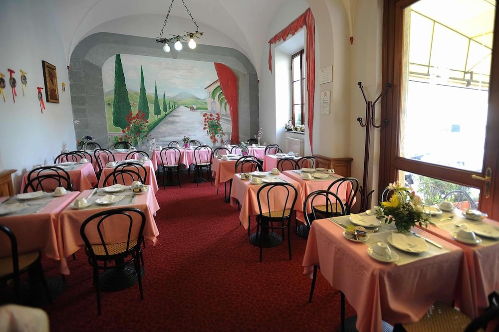 Hotel Villa Kinzica — Restaurant & bars in Pisa, Tuscany