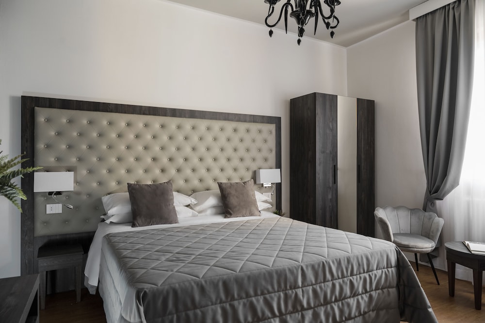 Hotel Re Enzo
