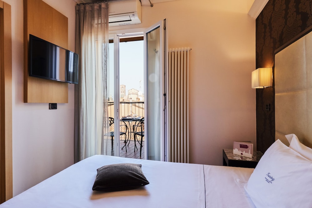Touring Hotel - zdjęcie 4