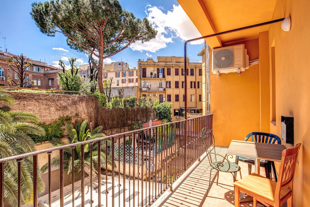 Hotel Verona — Hotel building in Rome, Lazio