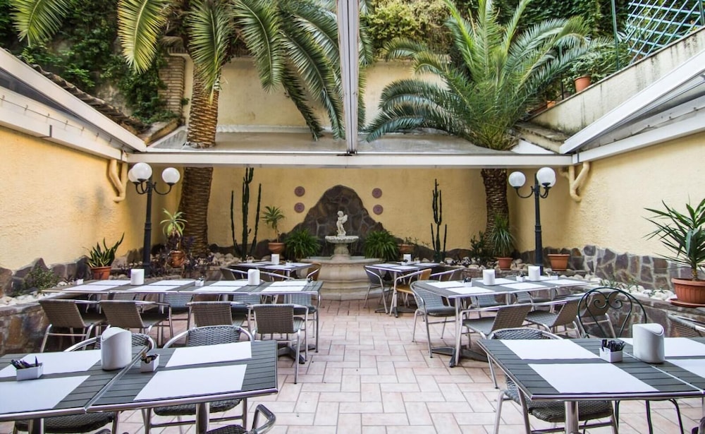 Hotel Verona — Restaurant & bars in Rome, Lazio