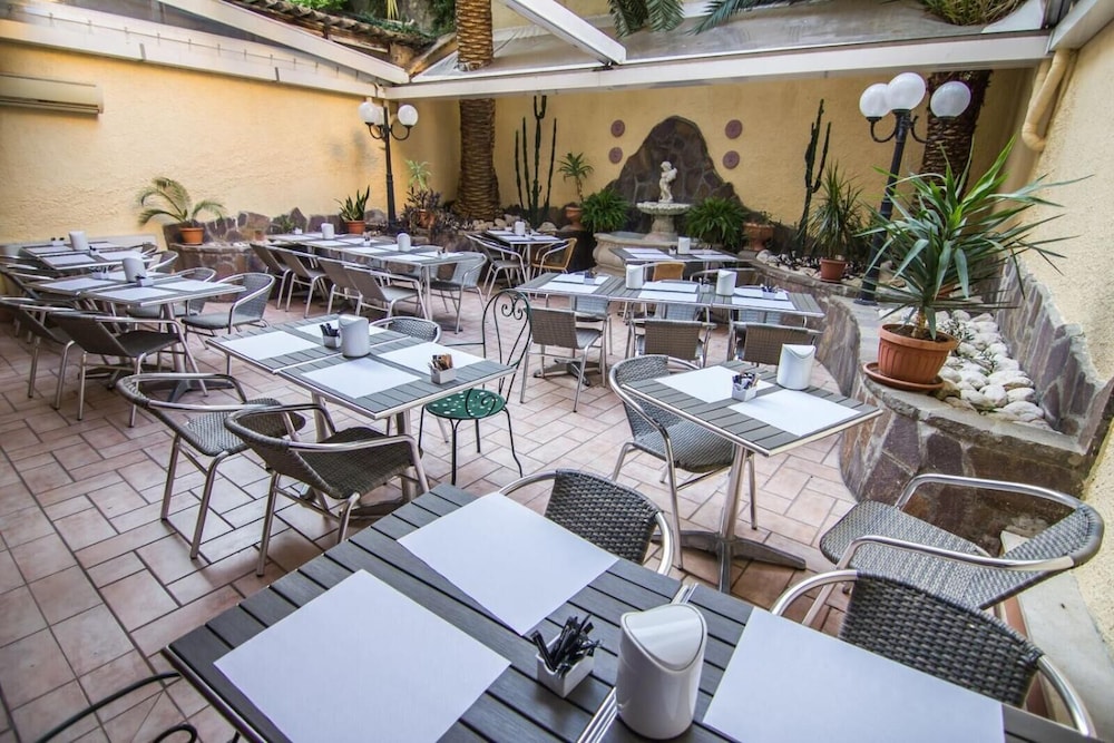 Hotel Verona — Restaurant & bars in Rome, Lazio