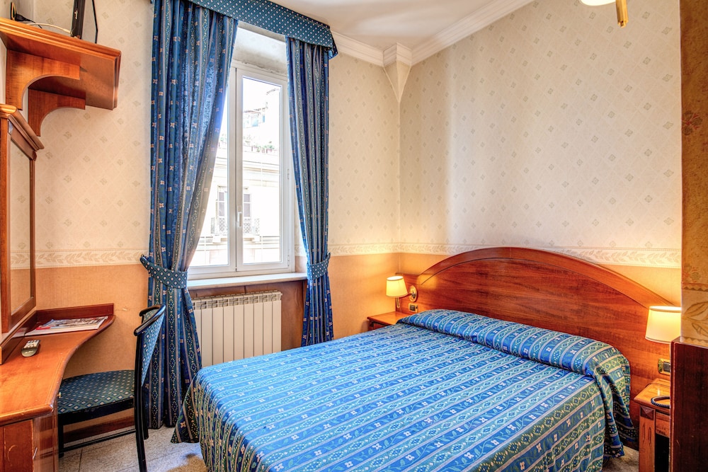 Hotel Verona — Hotel rooms in Rome, Lazio