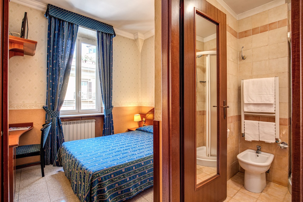 Hotel Verona — Hotel rooms in Rome, Lazio