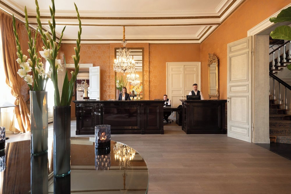 Dukes’ Palace – by Dukes’ Hotel Collection — Hotel building in Bruges, Flanders