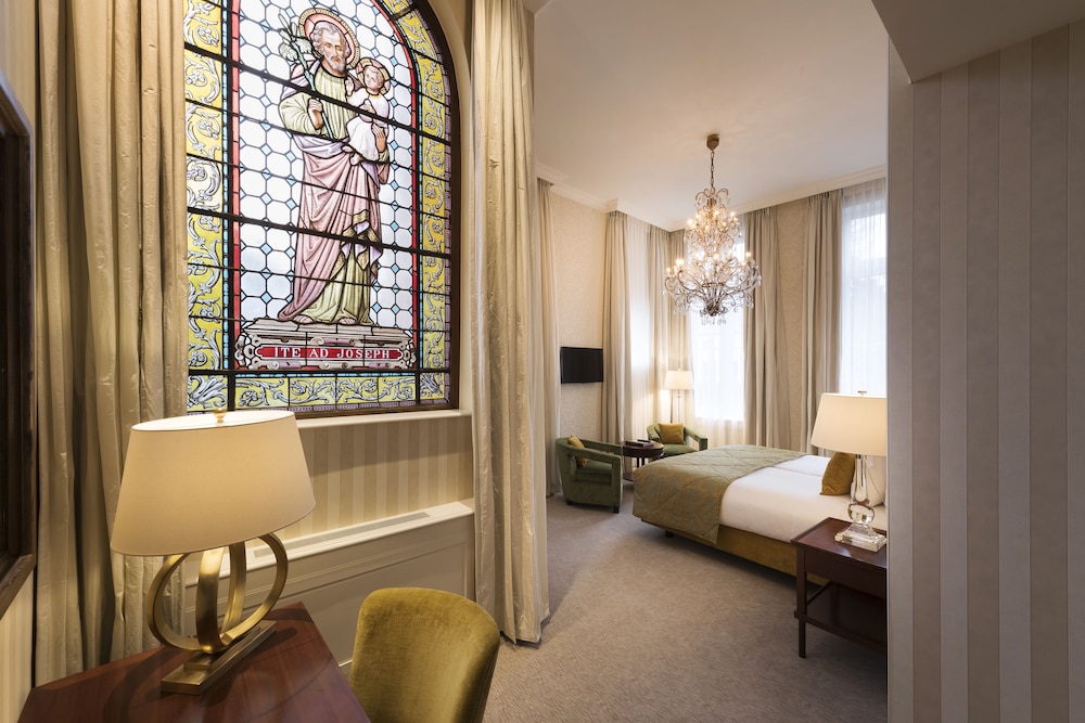 Dukes’ Palace – by Dukes’ Hotel Collection — Hotel rooms in Bruges, Flanders