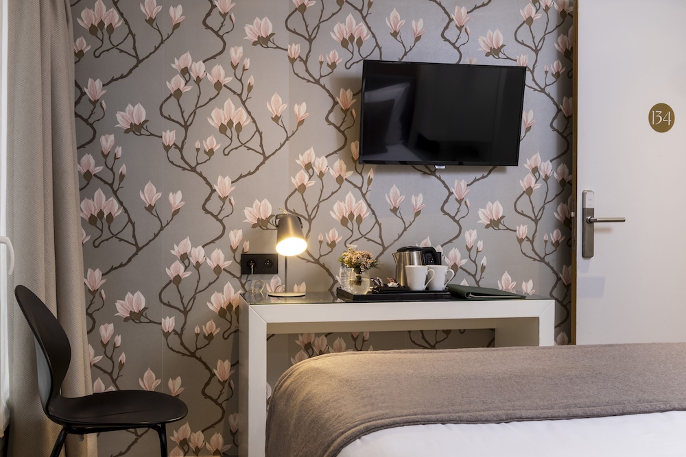 Hotel Brady – Gare de l’Est — Hotel rooms in Paris, Ile-de-France
